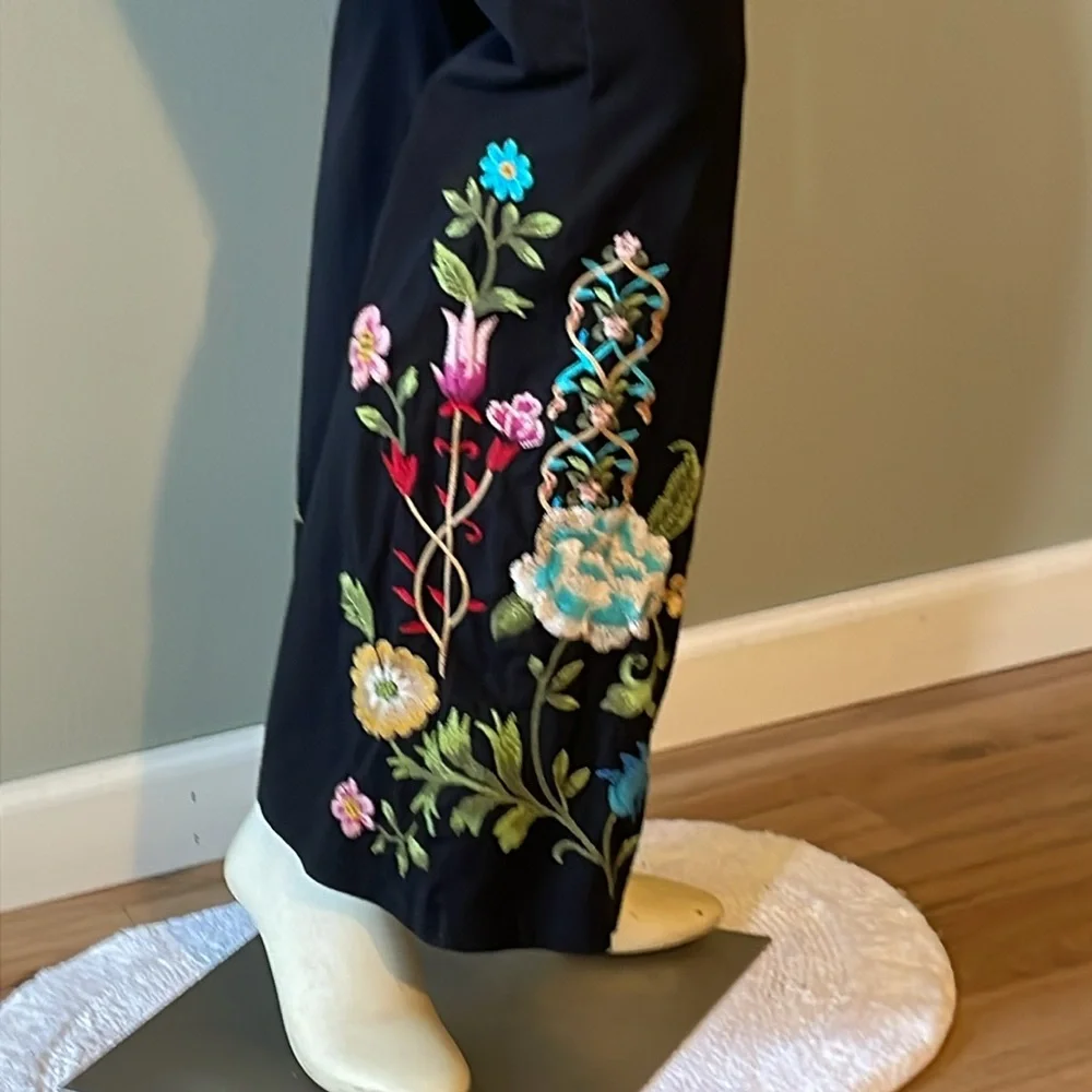 Jonny Was, legging pants, floral Embroidered,  Size S - Picture 4 of 10